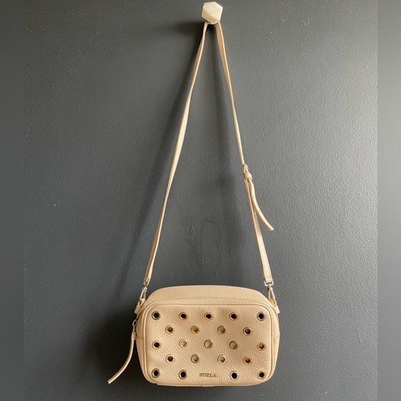 Furla Soft Pink Leather Purse with Gold Hardware - Picture 5 of 12